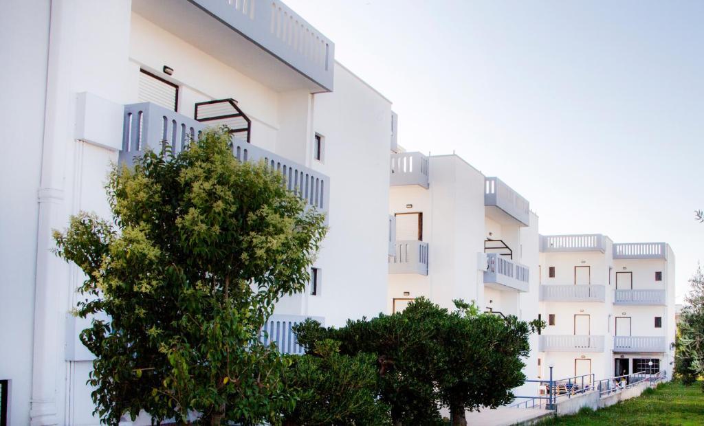Popi Hotel Apartments Agia Marina Eksteriør billede