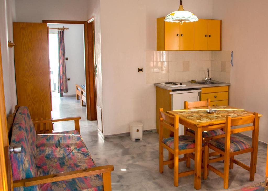 Popi Hotel Apartments Agia Marina Eksteriør billede